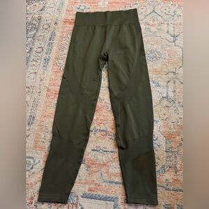 Victoria Secret Seamless Legging. Size Large. Hunter Green High Waisted Workout